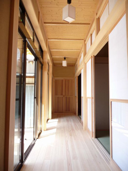 縁側：床板桧　壁ジュラク　天井竹