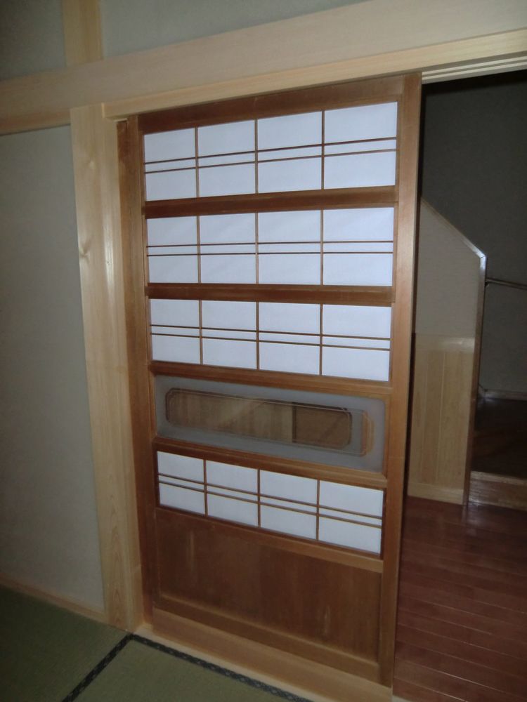 右の建具の表です