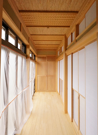縁側・床桧 天井・網代、葦